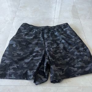 Lulu lemon black camo 7 inch lined shorts. Excellent condition. Size large